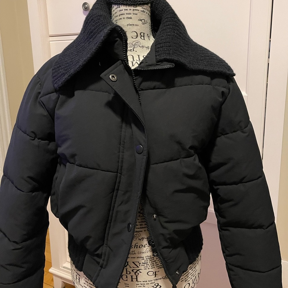 Elegant Black Puffer Jacket for Women